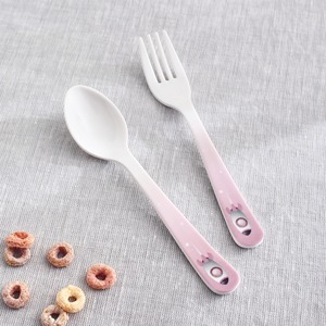 Ensemble de vaisselle pour enfants Dream Big, en plastique, design licorne et fusée, sans BPA, assiettes, bols, tasses, cuillères, fourchettes, plateau - Product Image 3