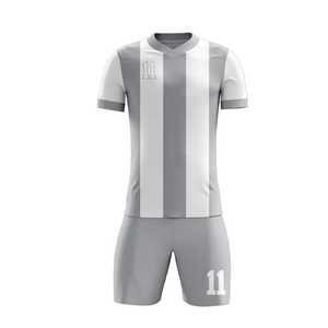 Conjunto de Camiseta y Pantalones Cortos de Fútbol Personalizados para Hombre, Cuello en V a Rayas, Sublimados, Impresos con el Número 11, Transpirables, de Poliéster, para Todas las Temporadas, Talla Adulto - Product Image 1