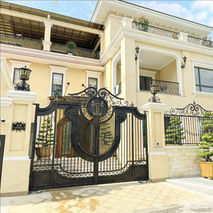 Portail double en fer forgé haut de gamme fait main et forgé à la main pour villa privée, design personnalisé 2D et 3D, fabricant vietnamien - Product Image 2