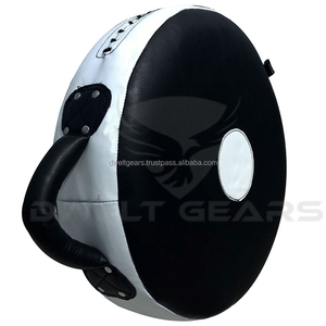 Vente en gros de boucliers de frappe ronds personnalisés DWELT GEARS avec logo et design pour Muay Thai et MMA |   Cuir PU Couleur Personnalisée - Product Image 1