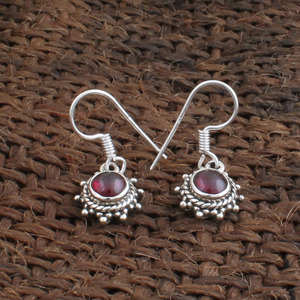 Boucles d'oreilles en grenat rouge naturel, clous en argent sterling 925, bijoux pierre de naissance de janvier, véritables boucles d'oreilles en grenat du Mozambique, cadeau pour femme - Product Image 2