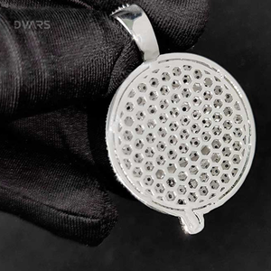 Collar con Colgante de Plata de Ley 925 con Forma Redonda de Cara Sonriente Personalizada, Chapado en Oro de 18K con Moissanita de Lujo, Totalmente Adornado con Dijes para Hombre - Product Image 6