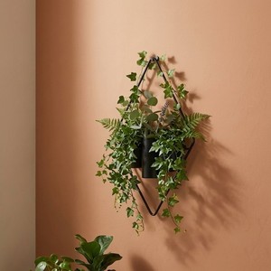 Macetero Colgante de Pared de Metal Dorado Moderno, Diseño Geométrico, Duradero y Ligero para Flores y Plantas Verdes, Estilo Minimalista - Product Image 6