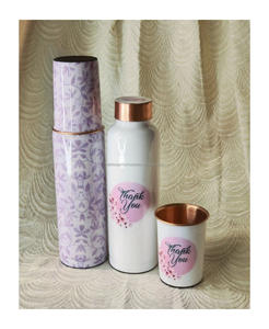 Elegante botella de cobre que promueve una vida saludable y opciones ecológicas - Product Image 6