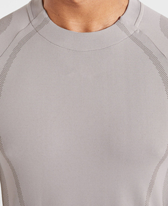 Top de Yoga para Mujer, Gris, con Cierre de Cremallera de 1/4, Manga Larga, Compresión, Transpirable, Secado Rápido, Corte Regular, Color Sólido, Diseño sin Costuras en la Parte Delantera - Product Image 3