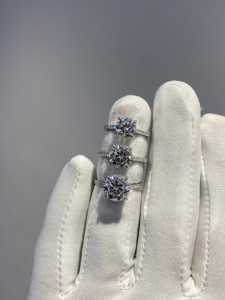 Anillo de Compromiso de Moissanita • Anillo de Diamante de Moissanita de Corte Redondo de 3.5 Ct • Anillos con Acabado en Oro Premium • Corte Catedral + Correa Oculta - Product Image 4