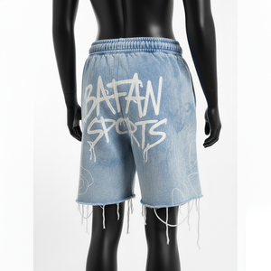 Shorts en molleton de coton premium 320 GSM bleu clair délavé, ourlet effiloché, logo personnalisé imprimé, pour femme - Product Image 3