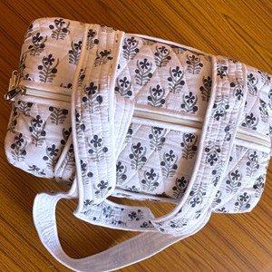 Cotton Quilted Duffle <b>Bag</b> Floral Print Zipper Closure Portable <b>Travel</b> <b>Weekender</b> Shoulder <b>Bag</b> - Product Image 4