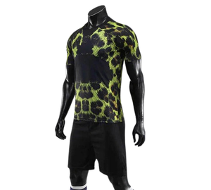 ชุดฟุตบอลชายแบบสั่งทำจากโรงงาน OEM พร้อมโลโก้พิมพ์ลายแบบ Sublimation และลายพิมพ์แบบ Heat Transfer สำหรับชุดทีม - Product Image 2