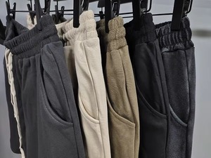 Pantalones Cortos de Felpa de Algodón Premium, Tejido Grueso, con Logotipo Personalizado por Transferencia de Calor, Estilo Urbano, para Venta al Por Mayor - Product Image 2