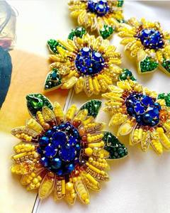 Broche Bordado a Mano Único con Cuentas de Perlas, Cristales y Semillas MD HANDICRAFTS para Bodas y Adolescentes - Product Image 4