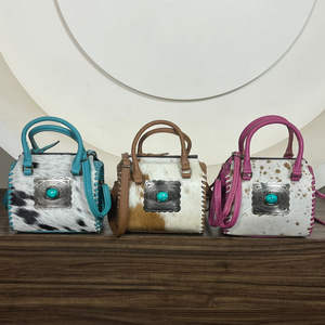 Bolsos de mano tipo bandolera Speedy pequeños de cuero genuino de vaca con pelo, de lujo, con concho de piedra turquesa, para unisex. - Product Image 6
