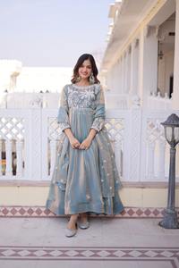 Nueva Colección de Vestidos Anarkali con Dupatta de Satén con Bordado de Hilo y Lentejuelas, Vestido Anarkali Listo para Usar - Product Image 5