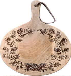 Tabla de cortar de madera con diseño tribal moderno, utensilio de cocina de estilo étnico, disponible a precios de mayorista. Diseño geométrico. - Product Image 2