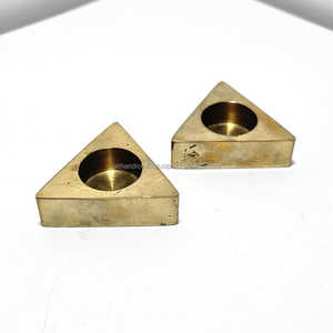 Lot en gros de bougeoirs vintage en laiton et aluminium, petits et grands supports votifs en métal pour les entreprises de location d'événements - Product Image 2