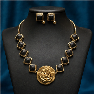 Pin Metálico Cuadrado Tradicional Chapado en Oro Vintage con Piedra para Mujer, Estilo Indio Personalizado OEM, Regalo para Bodas y Negocios - Product Image 3