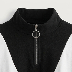 เสื้อฮู้ดดี้ผู้หญิงแบบสั้น ผ้าฝ้ายพรีเมียมเนื้อนุ่ม สวมใส่สบาย แขนยาว สไตล์ทันสมัย รับผลิตแบบ OEM ODM เสื้อผ้าสั่งทำจำนวนมาก - Product Image 3