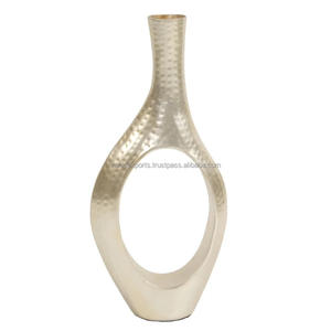 Jarrón Ecológico Grande de Aluminio Dorado y Blanco para Centros de Mesa de Hogar y Jardín, Fabricado por Zahid Exports - Product Image 5