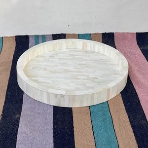 Plateau de service en résine époxy pour hôtel, disponible en plusieurs tailles, personnalisable et au meilleur prix, finition de qualité supérieure. - Product Image 4