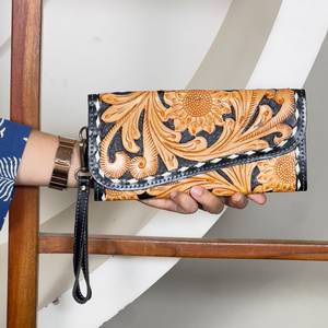 Cartera Larga de Mujer con Diseño Floral de Girasol en Cuero Repujado, de Alta Calidad y Elegante, para Efectivo y Tarjetas - Product Image 4