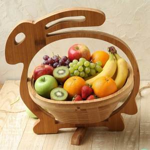 Panier à fruits décoratif en bois fait main pour la présentation en cuisine et le service de fruits frais lors de réunions familiales - Product Image 1