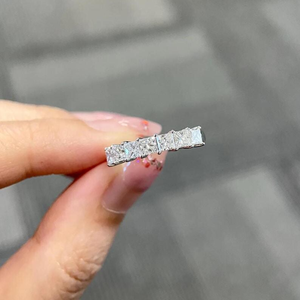 Anillo de Diamantes de 1.00 Ct, Claridad VS1, Color F, Corte Princesa, Diamante Creado en Laboratorio, Oro Blanco de 14k, Certificado IGI, Siete Piedras, CVD, para Ella - Product Image 1