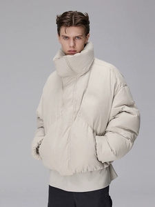 Gilet matelassé léger et compressible pour homme, résistant à l'eau, idéal pour la superposition en extérieur - Product Image 3