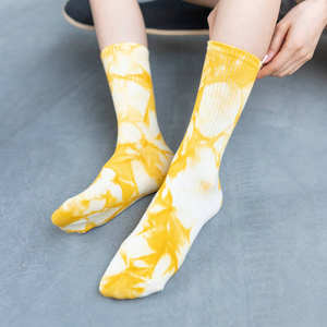 Chaussettes antidérapantes personnalisées de qualité supérieure, épaisses et douces, avec logo imprimé sur le dessus, montantes, couleur chair, respirantes et écologiques - Product Image 4