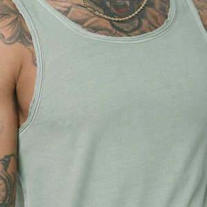 Logo personnalisé Débardeur de sport en tricot respirant coupe ajustée T-shirt sans manches en maille côtelée pour homme - Product Image 4