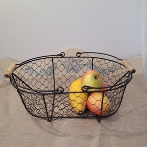 Black <b>Wire</b> <b>Basket</b> Fruit Harvesting <b>Basket</b> For Garden Produce Durable And Long Lasting Metal Construction Easy To Carry And Clean - Product Image 1