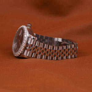 Montre unisexe en alliage avec cristal saphir, cadran analogique, lunette sertie de diamants, boîtier de 41 mm, design élégant et luxueux, fermoir pliant, moissanite - Product Image 3