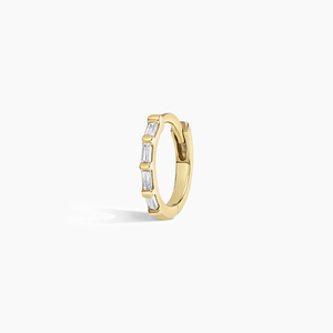 Anillo de Diamantes con Corte Baguette de Punta Compartida - Product Image 1