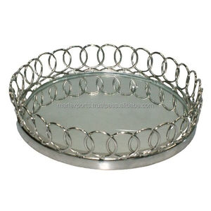 Elegante Bandeja de Servicio Decorativa Hecha a Mano de Metal con Asas Resistentes para Servir Té, Café, Bocadillos, Desayuno y Fiestas en Casa - Product Image 5