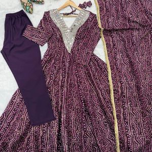 Elegante conjunto de vestido de rayón con bordado de espejo, pantalón y dupatta para uso festivo a precio mayorista, listo para usar. - Product Image 5
