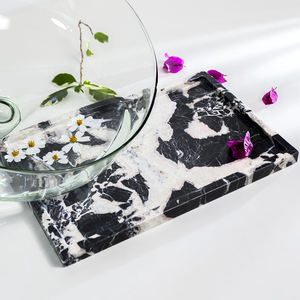 Bandeja Grande de Mármol Ónix Blanco y Negro Hecha a Mano con Diseño de Logotipo Personalizado, Piedra Antigua Irregular de Lujo para Cocina y Sala de Estar - Product Image 3