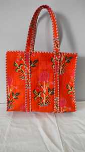 Bolso Tote Acolchado Kantha, Bolso de Hombro de Algodón a Rayas Hecho a Mano, Ecológico, Reversible y Plegable, Diseño Conífera - Product Image 3