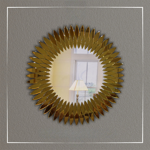 Este espejo es más que un simple artículo funcional, es una pieza de arte que refleja luz y estilo en un espacio habitable, para colgar en la pared. - Product Image 5