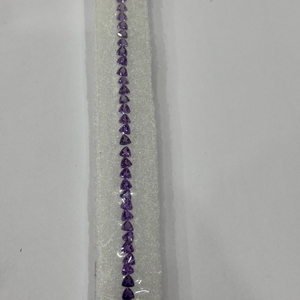 Excellente Améthyste Naturelle Quartz Coupe Trillion 5x5mm Calibrée Gris Foncé Ensemble de 14,88 carats Pierres Précieuses Violettes Libres Qualité Madagascar - Product Image 1