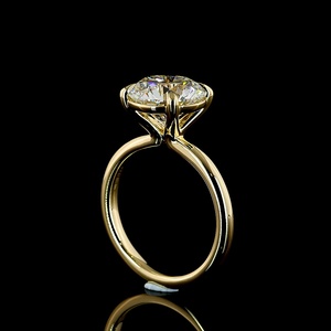 Bague de fiançailles solitaire personnalisée avec diamant rond de 4 carats, certifié IGI, couleur D, à 4 griffes, fournisseur de bijoux en diamant de laboratoire - Product Image 4