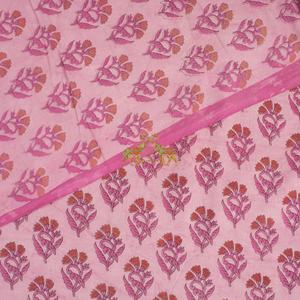 Nouvelle collection de tissus floraux Dabu imprimés à la main, doux au toucher, pour la confection de robes et la décoration intérieure (rideaux, housses de coussin). - Product Image 3