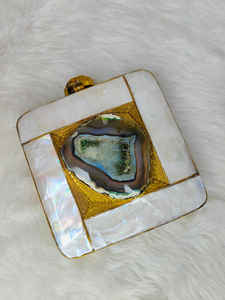 Luxury Exquisite Design Handcrafted Mother <b>Pearl</b> Clutch Brass Inlays Chains Decoration Fashionable Purse for Bridal Evening Wear - Product Image 4