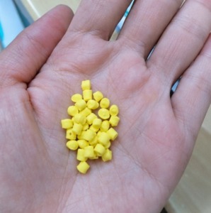 Granulés de plastique recyclé en polypropylène de couleur jaune, résine PP durable pour le moulage par injection, emballage, applications domestiques - Product Image 5