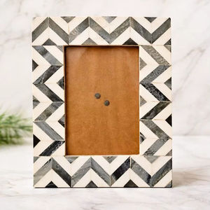 Cadre photo en mosaïque avec incrustation d'os, décoration de luxe pour la maison - Product Image 1