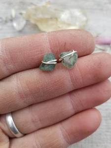 ต่างหูคริสตัลทัวร์มาลีนสั่งทำพิเศษ ต่างหูแบบมินิมอลทำมือ ของขวัญสำหรับเธอ - Product Image 6
