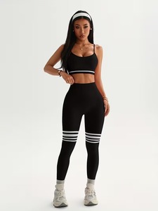Conjunto Deportivo de 2 Piezas para Mujer, Sujetador Deportivo Sin Costuras con Bloques de Color y Leggings de Cintura Alta con Efecto Push-Up, Ropa Deportiva con Paneles Geométricos - Product Image 3