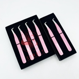 Pince à épiler professionnelle Somofy Enterprises en acier inoxydable pour extensions de cils, avec option de logo personnalisé et d'étiquette privée - Product Image 4