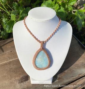 Collier bohème en macramé avec pendentif en larimar en forme de larme, cordon marron noué à la main, bijoux ajustables - Product Image 2