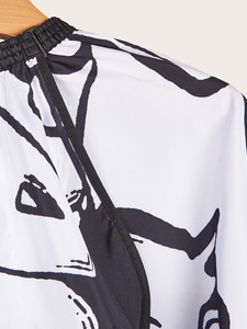 ผ้าคลุมตัดผมกันน้ำแบบกำหนดเองได้ พร้อมตะขอเกี่ยว สำหรับช่างตัดผมมืออาชีพ ใช้ในร้านเสริมสวย - Product Image 2