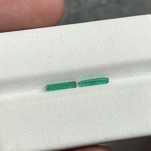 Esmeralda de Panjshir, Afganistán, 0.43 Ct, 2 Piezas, Gema Natural Verde en Bruto para Tallado de Gemas y Joyería Fina - Product Image 3