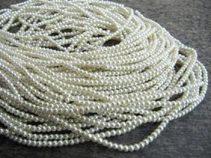 Perles blanches rondes de 4 mm vendues par brin de 26 pouces de long - Product Image 6